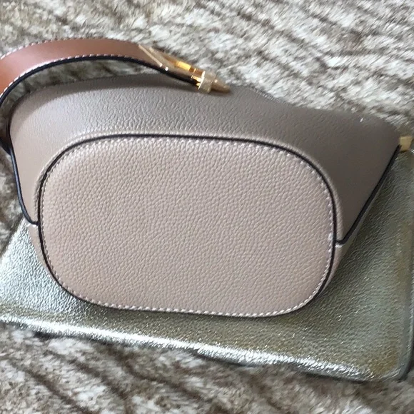 Elegant Tan and Brown Women's 2 way Bag - Picture 7 of 8